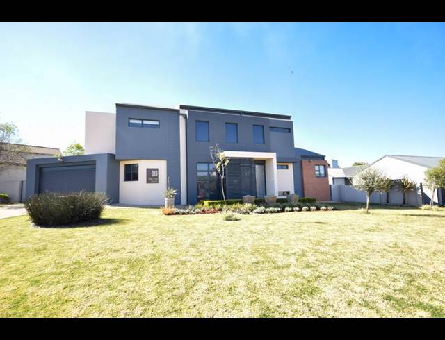4 BEDROOM HOUSE FOR SALE IN MIDSTREAM ESTATE